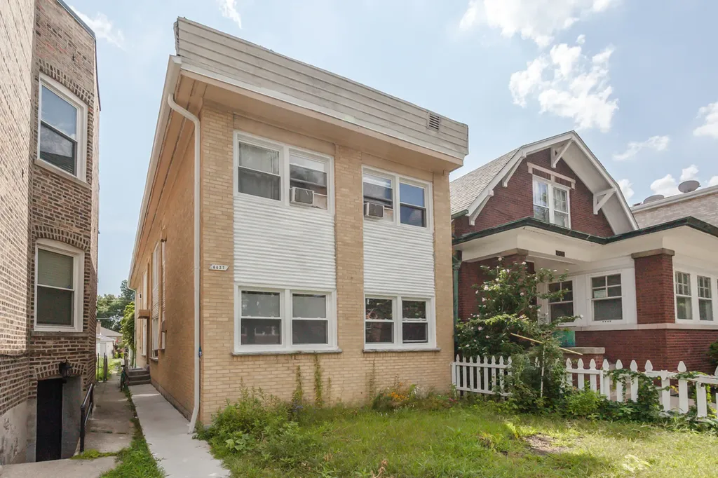 6427 North Hermitage Avenue Chicago IL 60626