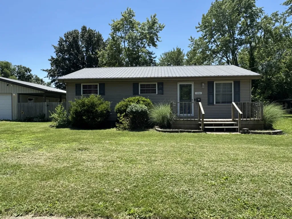 1006 Diamond Street Benton IL 62812