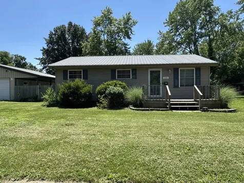 1006 Diamond Street Benton IL 62812