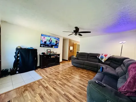 1006 Diamond Street Benton IL 62812