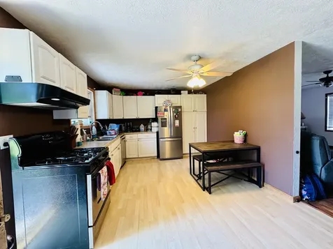 1006 Diamond Street Benton IL 62812