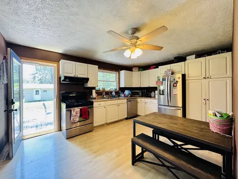 1006 Diamond Street Benton IL 62812