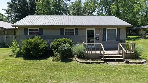 1006 Diamond Street Benton IL 62812