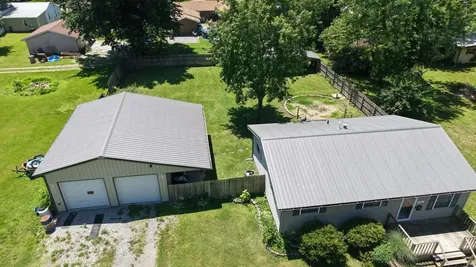 1006 Diamond Street Benton IL 62812