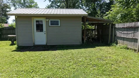 1006 Diamond Street Benton IL 62812