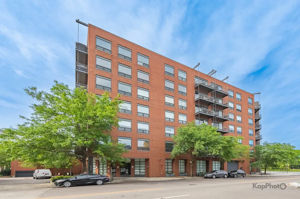 859 West Erie Street Chicago IL 60642