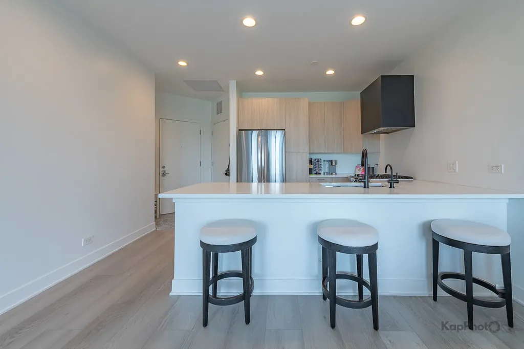 859 West Erie Street Chicago IL 60642
