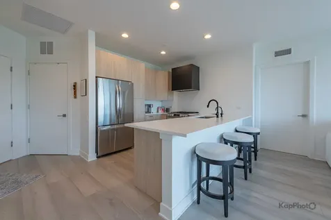 859 West Erie Street Chicago IL 60642