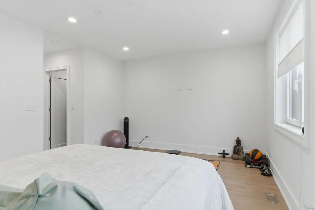 6227 D South Ellis Avenue Chicago IL 60637