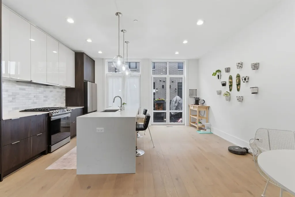 6227 D South Ellis Avenue Chicago IL 60637