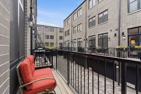 6227 D South Ellis Avenue Chicago IL 60637