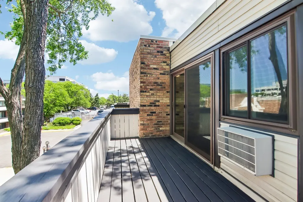 1806 Hemlock Place Schaumburg IL 60173