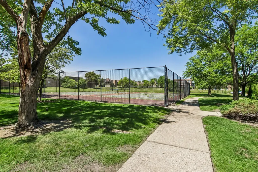 1806 Hemlock Place Schaumburg IL 60173