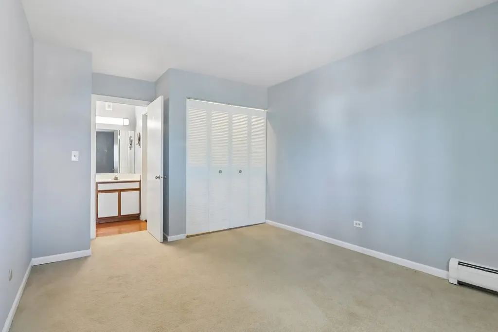 1806 Hemlock Place Schaumburg IL 60173