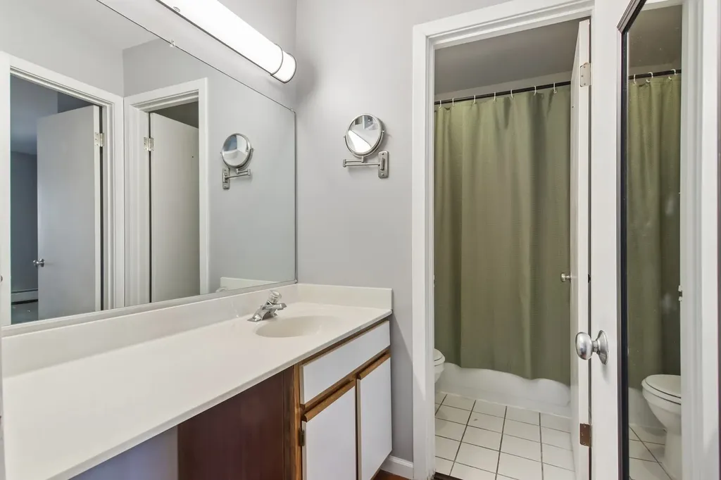 1806 Hemlock Place Schaumburg IL 60173