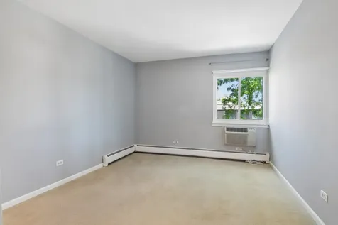 1806 Hemlock Place Schaumburg IL 60173