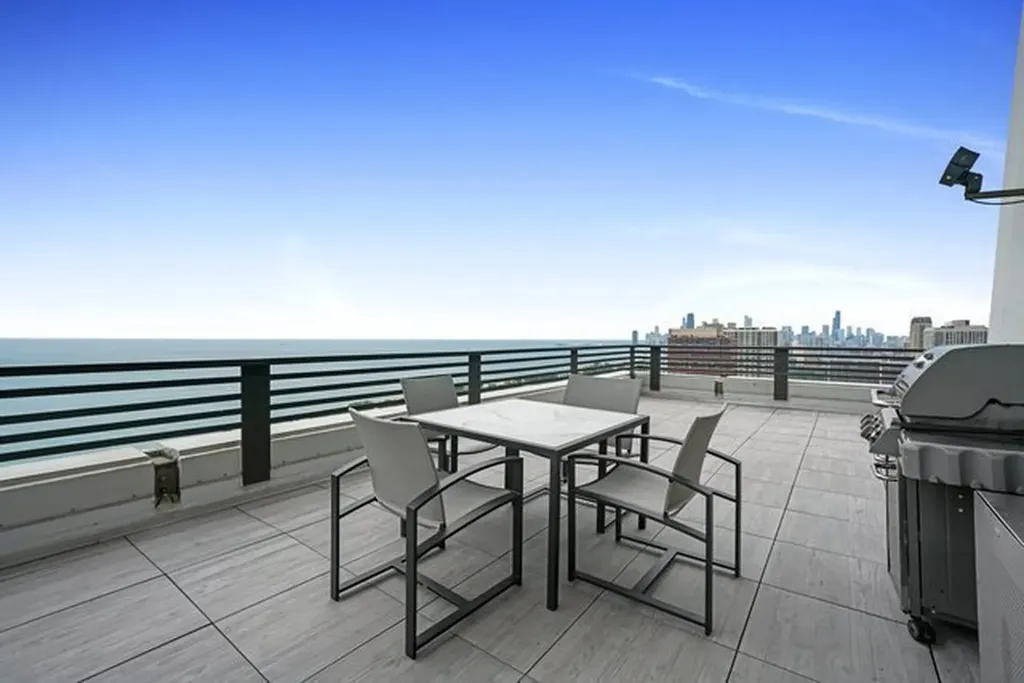 3150 North Lake Shore Drive Chicago IL 60657