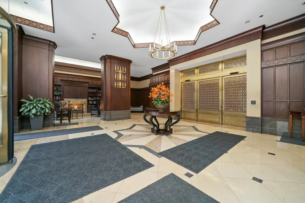 21 East Huron Street Chicago IL 60611