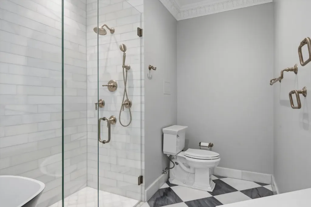 21 East Huron Street Chicago IL 60611