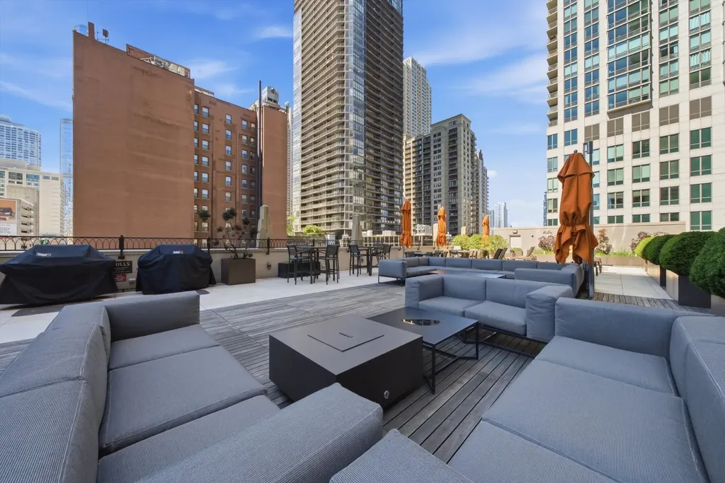 21 East Huron Street Chicago IL 60611