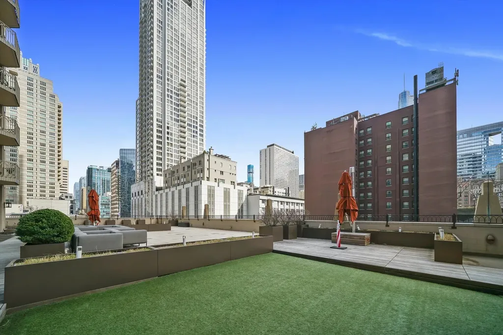 21 East Huron Street Chicago IL 60611