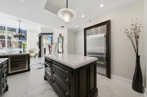 21 East Huron Street Chicago IL 60611