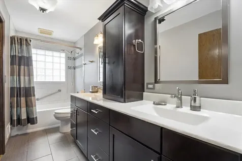 155 Ash Avenue Wood Dale IL 60191