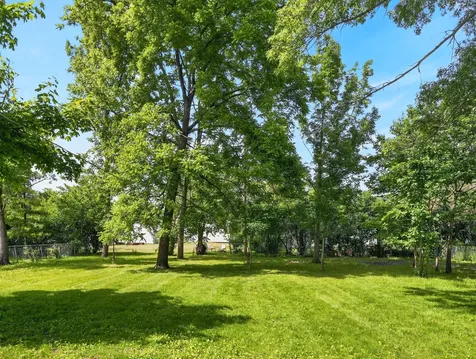 906 East Babcock Avenue Addison IL 60101
