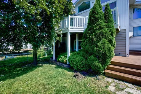 649 Hiawatha Drive Carol Stream IL 60188