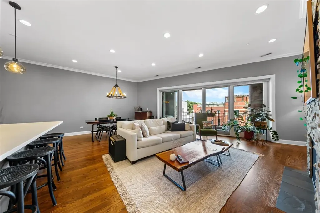 5008 North Lincoln Avenue Chicago IL 60625