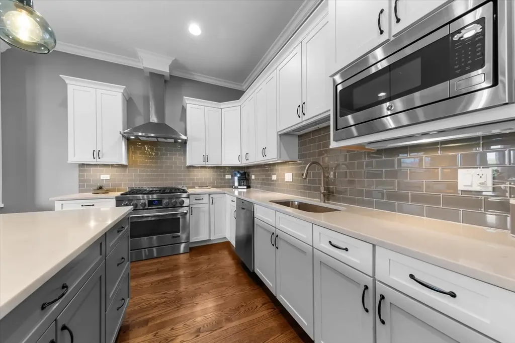 5008 North Lincoln Avenue Chicago IL 60625
