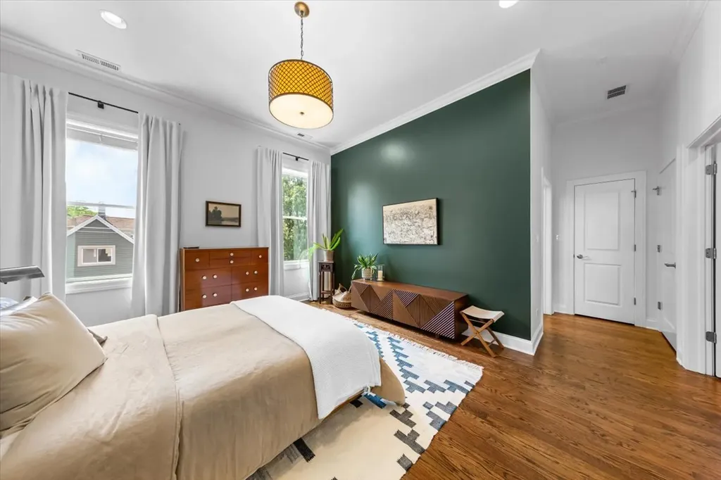 5008 North Lincoln Avenue Chicago IL 60625