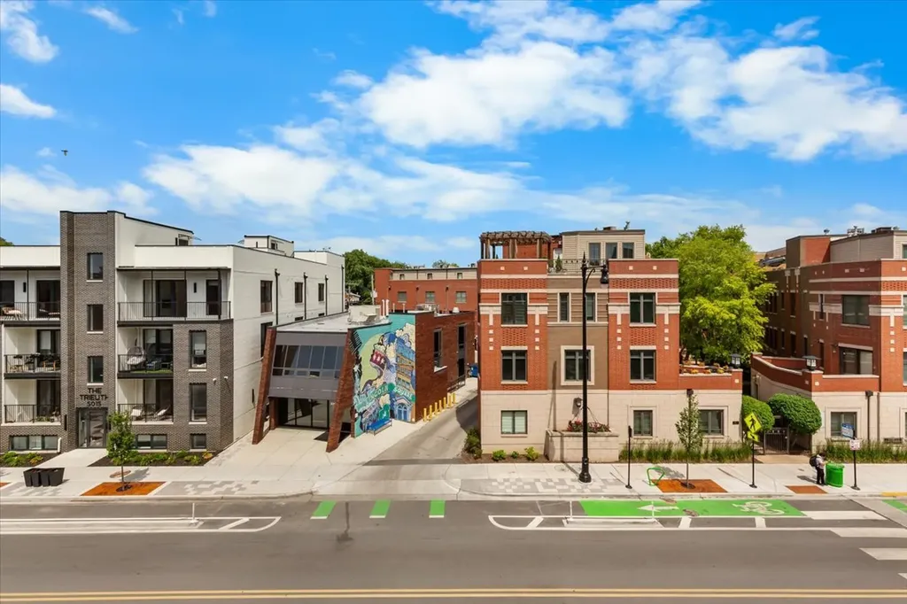 5008 North Lincoln Avenue Chicago IL 60625