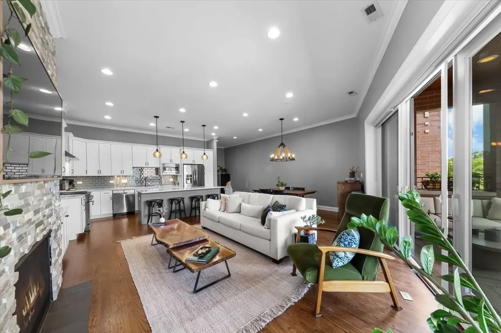 5008 North Lincoln Avenue Chicago IL 60625