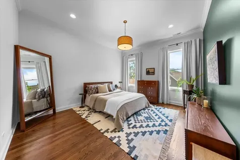 5008 North Lincoln Avenue Chicago IL 60625