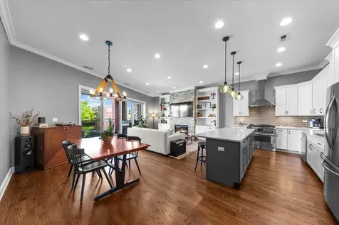 5008 North Lincoln Avenue Chicago IL 60625