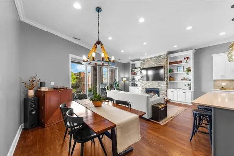 5008 North Lincoln Avenue Chicago IL 60625