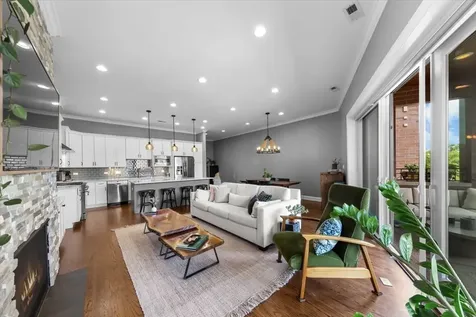 5008 North Lincoln Avenue Chicago IL 60625