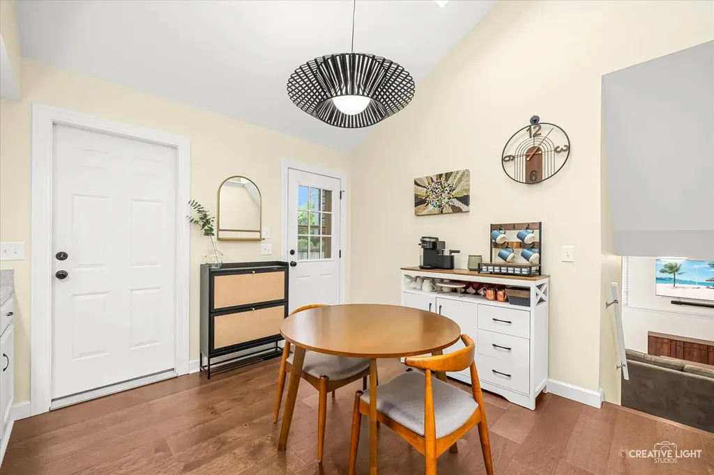 2544 Brockton Circle Naperville IL 60565