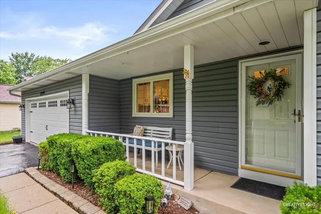 2544 Brockton Circle Naperville IL 60565