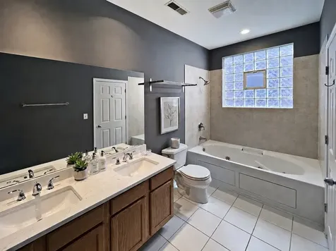 4315 North Richmond Street Chicago IL 60618