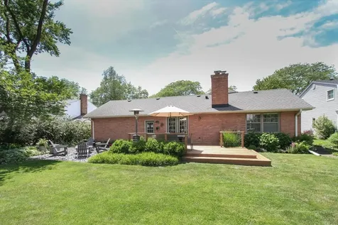 955 North Topanga Drive Palatine IL 60074