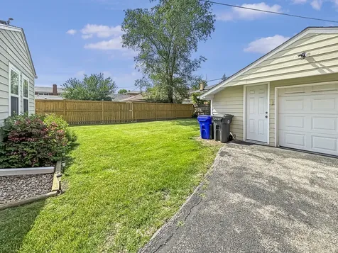 8538 45TH Street Lyons IL 60534
