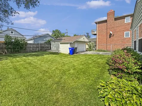 8538 45TH Street Lyons IL 60534