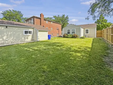 8538 45TH Street Lyons IL 60534