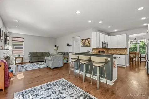 218 Foxford Drive Cary IL 60013