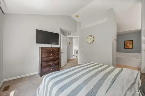 218 Foxford Drive Cary IL 60013
