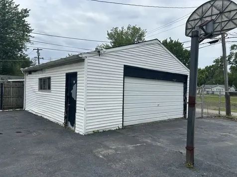 16124 Woodbridge Avenue Harvey IL 60426