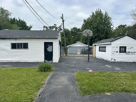 16124 Woodbridge Avenue Harvey IL 60426