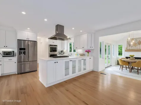 1681 Wilton Court Libertyville IL 60048